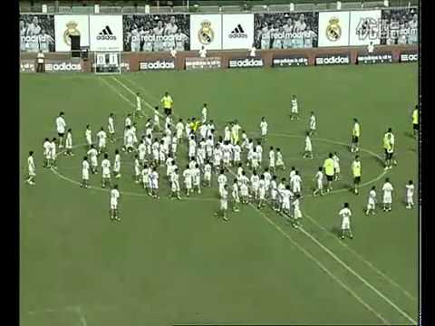 ‪Real Madrid VS 109 kids in GuangZhou China‬‏