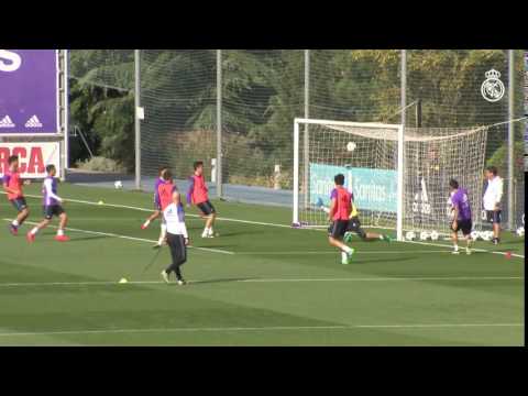 Incredible James Rodríguez nutmeg and goal in training!